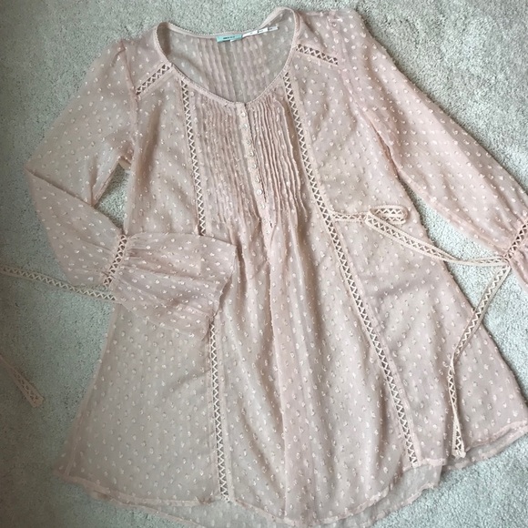 ⭐️BOGO FREE⭐️ KIMCHI BLUE Pretty in pale pink blouse - Picture 6 of 8